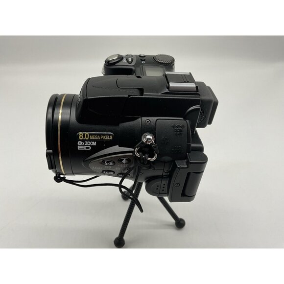 Nikon Coolpix 8700 8MP Digital Camera with 8x Optical Zoom (25515) With Charger - Picture 13 of 16